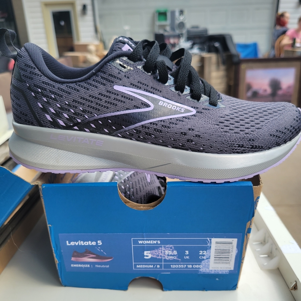 Brooks shoes